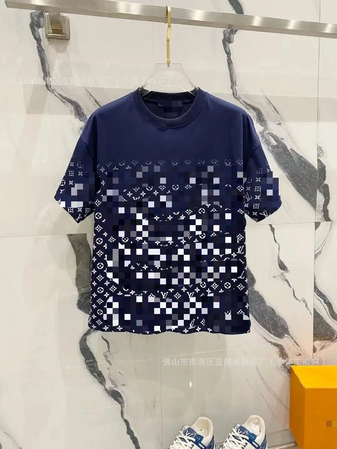 L18 Blue
