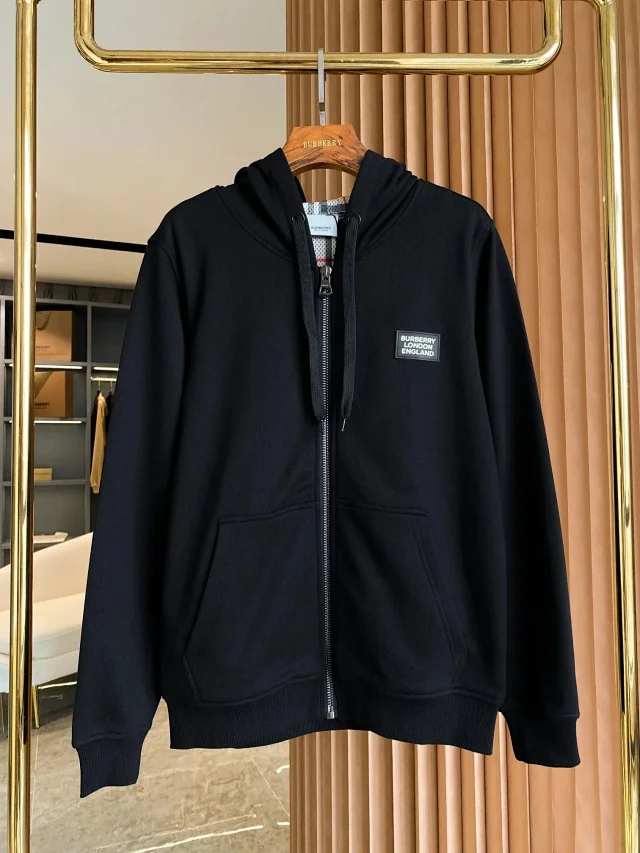 Burberry Hoodies & Sweatshirts Zip-Up Hooded Sweatshirt with Embroidered Equestrian Knight Motif product detail image 9