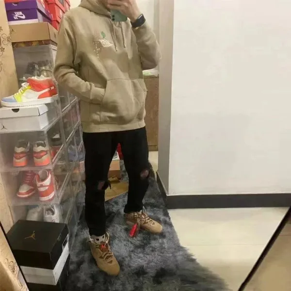 Saint Tears Skull Graphic Hoodie Brown - 6
