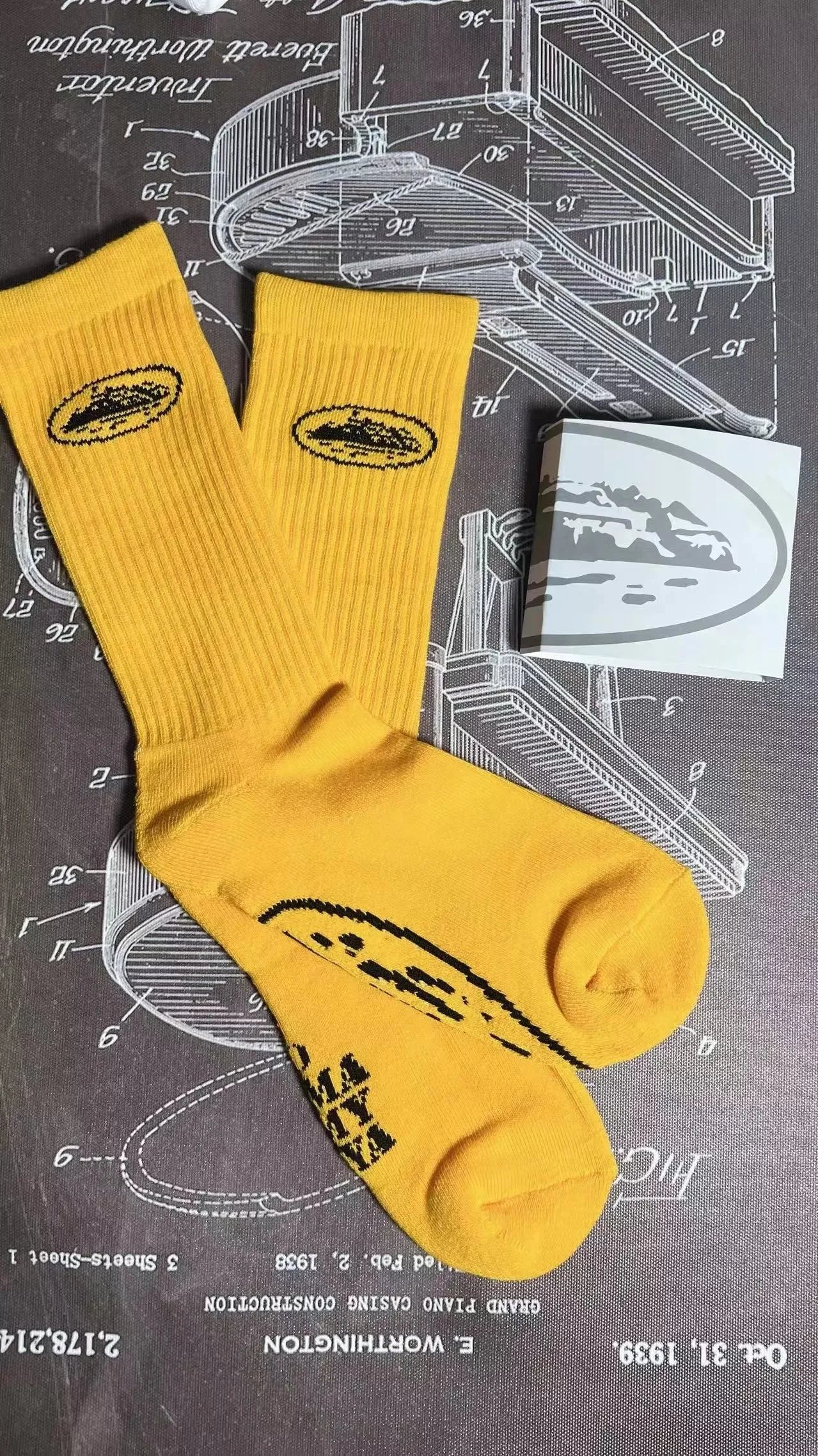 202300024 游轮黄色 袜子