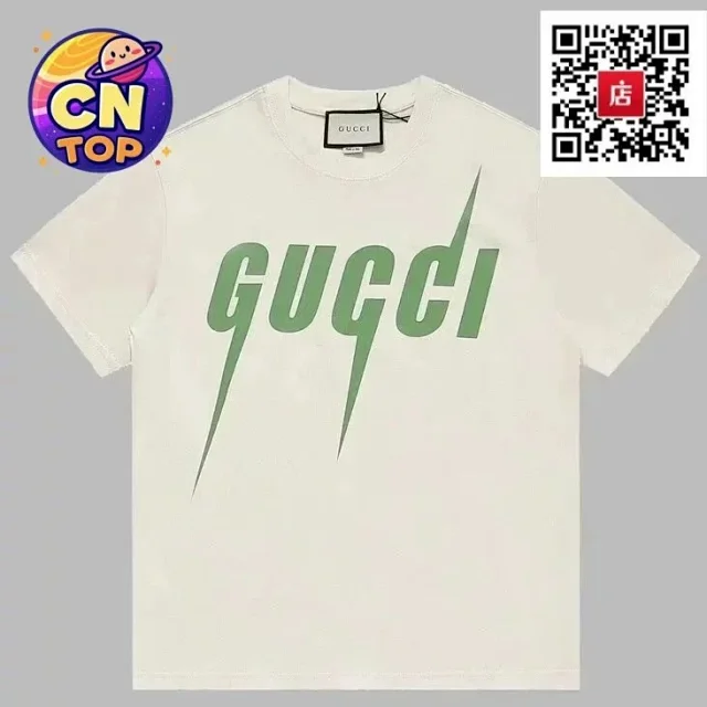 Moncler T-Shirts Logo-print crew-neck T-shirt product detail image 2