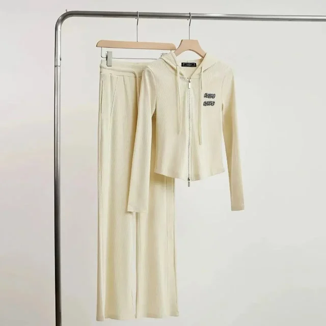 Fendi Short-Sleeve Top and Shorts Set product detail image 2