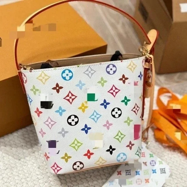 Louis Vuitton Shoulder Bags Multicolor Monogram Bucket Bag product detail image 5