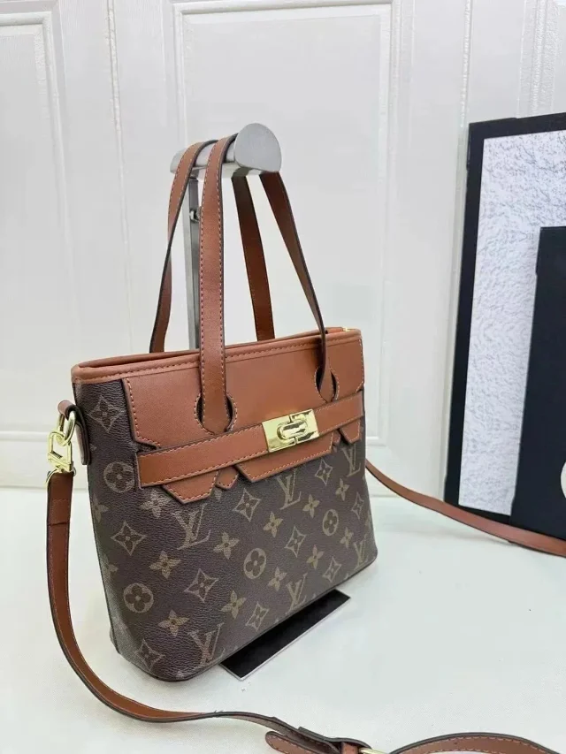 Louis Vuitton Crossbody Bags Monogram drawstring bag with braided chain strap product detail image 3