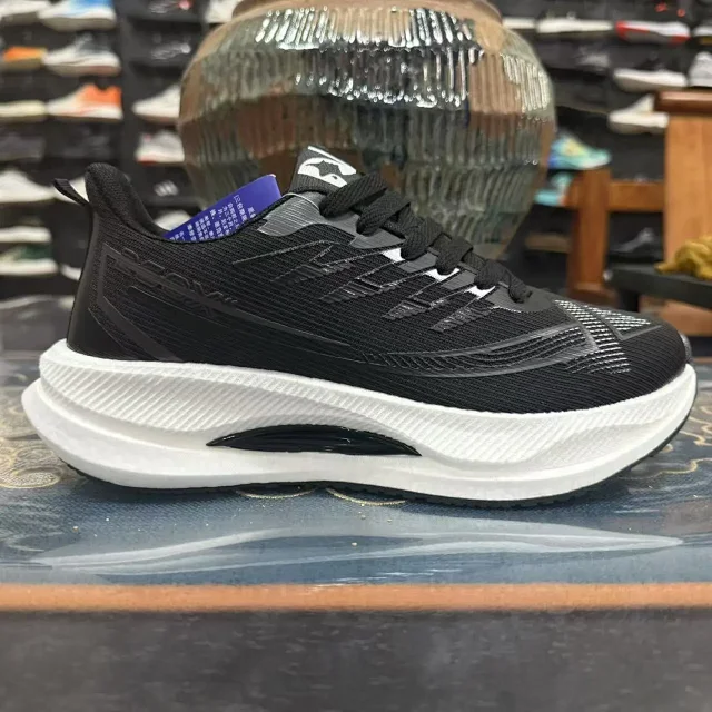 2025 Summer Couple Ultralight Running Shoes Detail