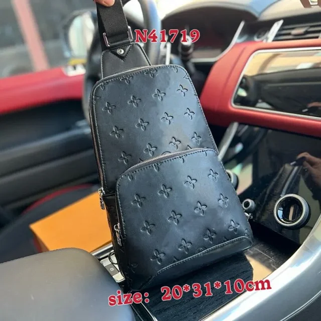 Men's 2025 Fashion Sling Bag Detail