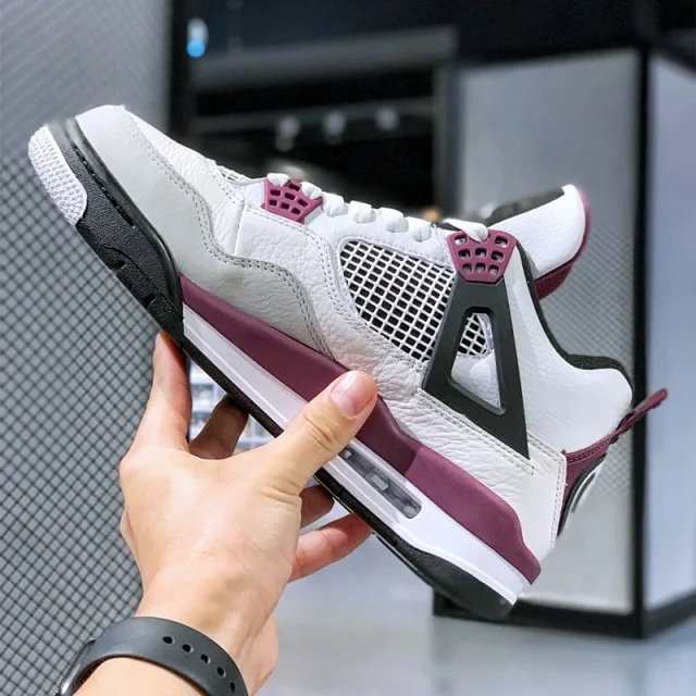 AJ4 Kaws SB Men's Black Cat Detail