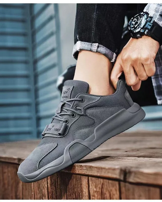 Amazon Men's Outdoor Casual Running Shoes Breathable Low-Top Detail