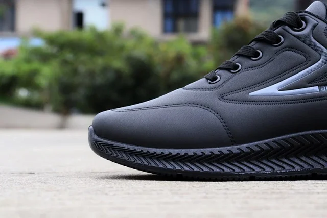Men's Leather Low-Top Casual Sneakers Black Detail