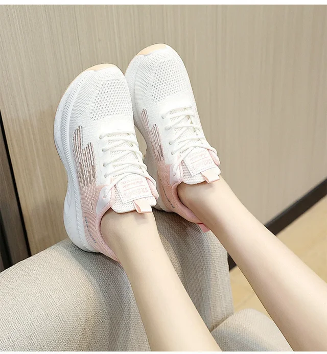 Women's Lightweight Knit Platform Running Detail