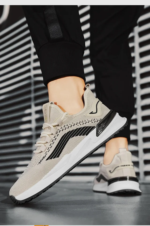 Men's Breathable Knit Yeezy Trainers Detail