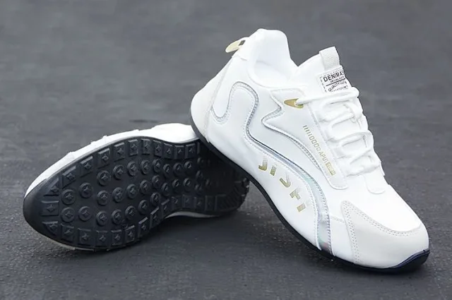 Waterproof Men's Hiking Leather Sneakers Detail