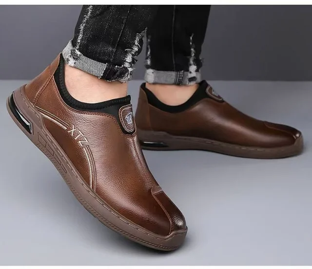 Men's Soft-Sole Leather Slip-On Driving Shoes Detail