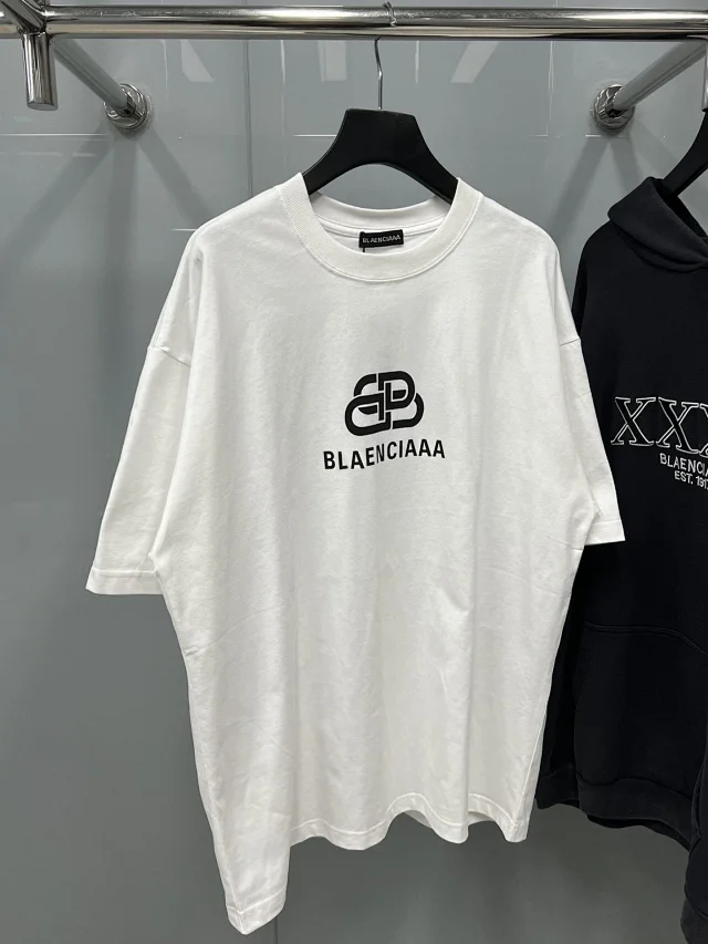 24SS B Padlock Logo Unisex Tee Detail