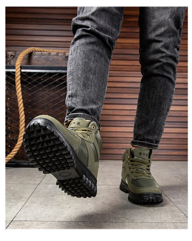 Men's Insulated Snow Boots High-Top Non-Slip Detail