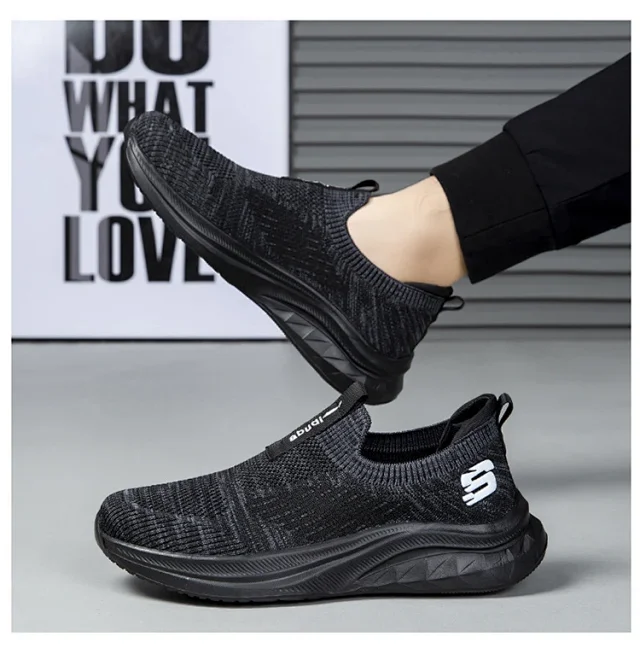 Lightweight Soft Sole Slip-on Men's Casual Dad Shoes Detail