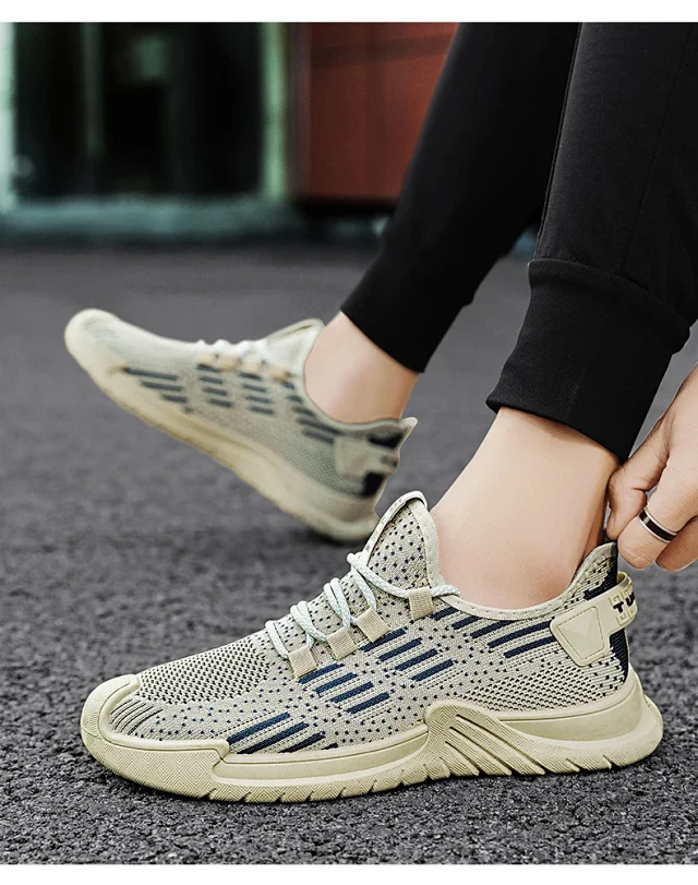Men's Flyknit Mesh Lightweight Running Shoes Detail