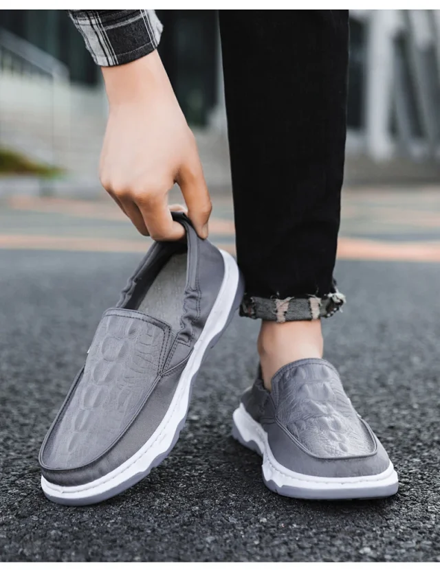 Old Beijing Men's Cool Slip-On Shoes Detail