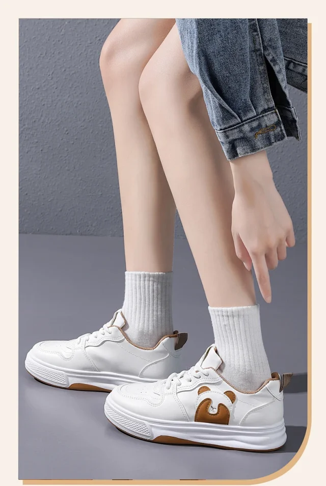 2025 Women's White Sneakers Lightweight Versatile Casual Detail