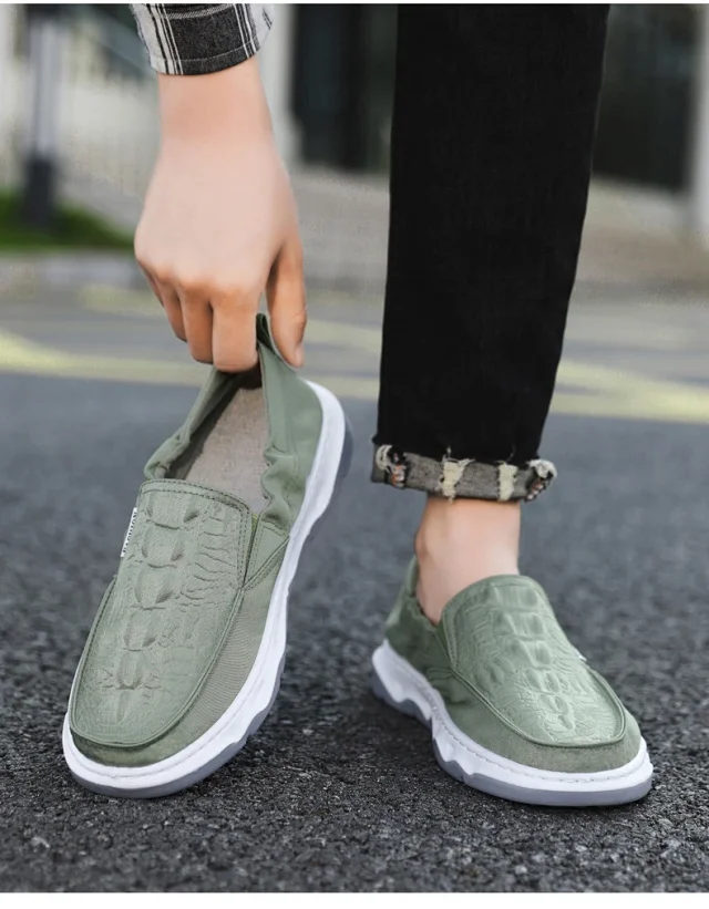 Old Beijing Men's Cool Slip-On Shoes Detail