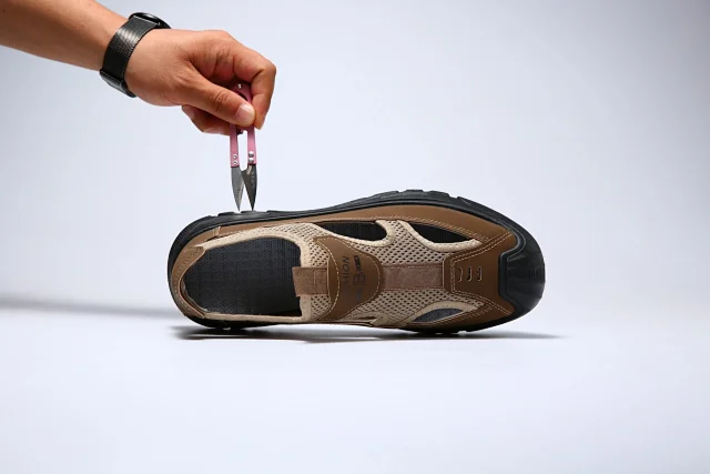 Men's Breathable Mesh Sandals Detail