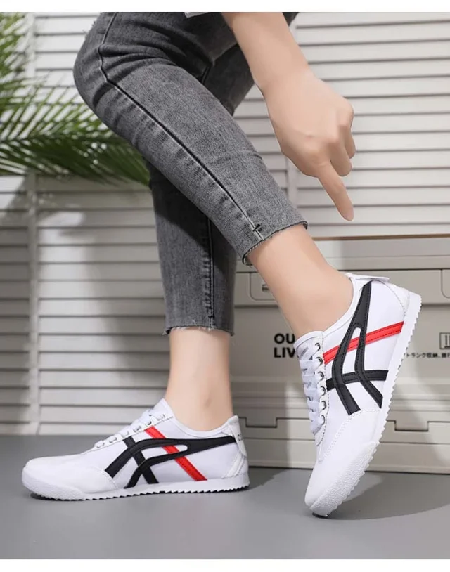 Korean Street Canvas Sneakers Lightweight Detail