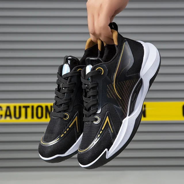 Men's Athletic Ultralight Cushioned Sneakers Detail