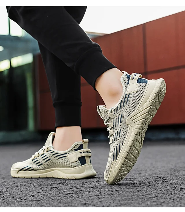 Men's Flyknit Mesh Lightweight Running Shoes Detail