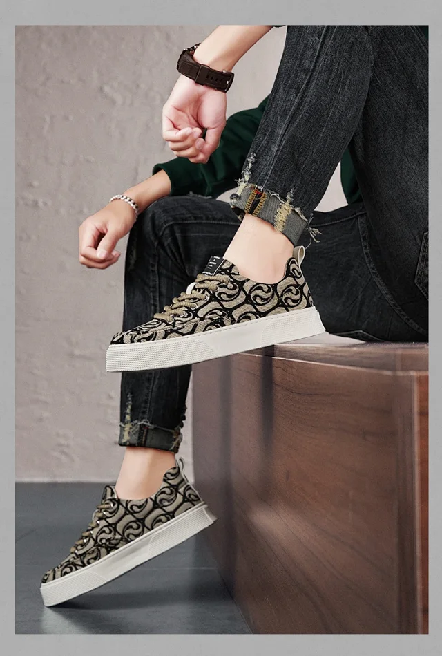 Men's Printed Flat Retro Urban Sneakers Detail