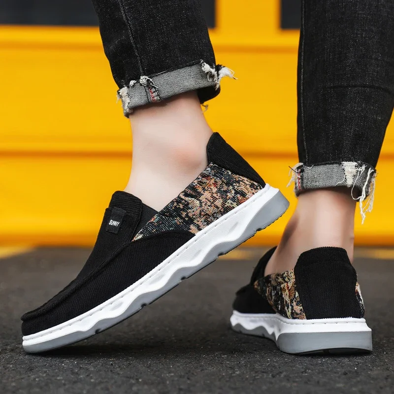 Beijing Slip-On Dad Shoes Men