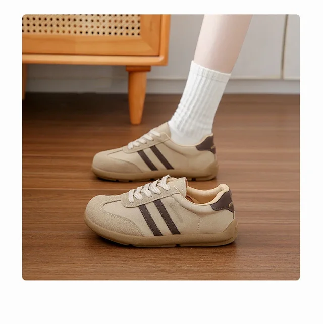 Ins KR New Corti Women Sneakers 2025 Fall Chic Detail
