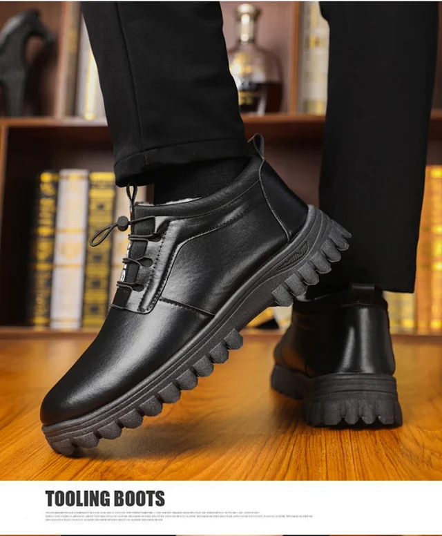 Men's Fleece-Lined Leather Snow Boots Detail