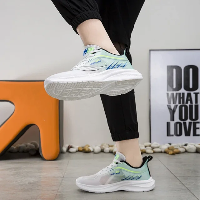 Youth Men's Breathable Mesh Running Shoes Detail