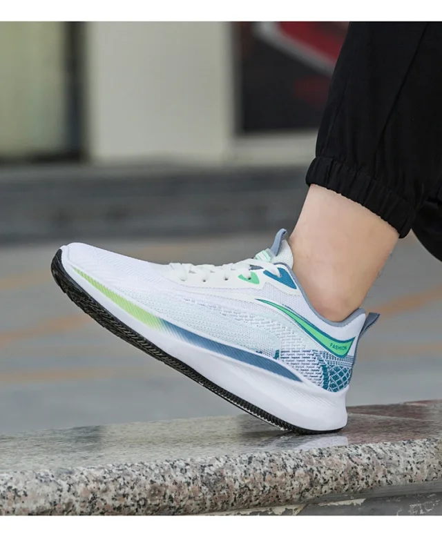 Men's Lightweight Summer Mesh Running Shoes Detail