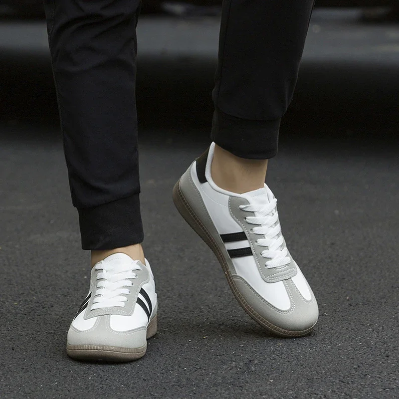 New Breathable Men's Low-top Casual Sneakers