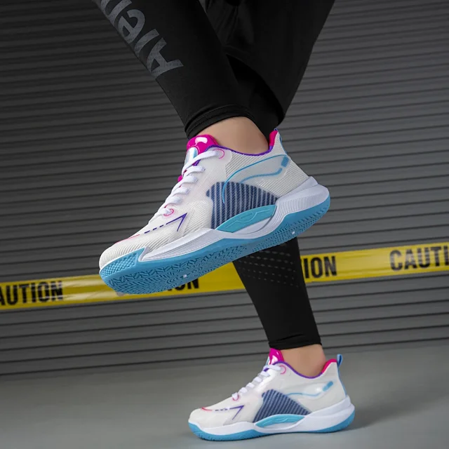 Men's Athletic Ultralight Cushioned Sneakers Detail