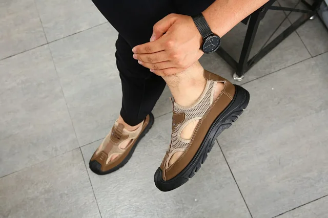 Men's Breathable Mesh Sandals Detail