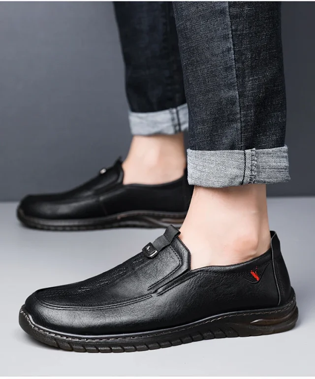 New Men's Slip-On Soft-Sole Leather Shoes Detail