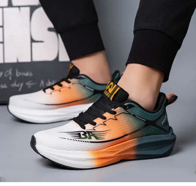 2025 Carbon-Plate Couple Sneakers - Trendy Style Detail