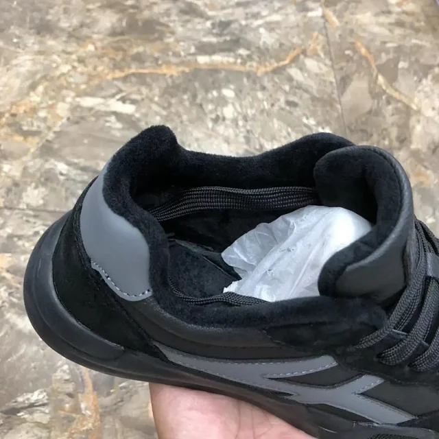 Men's K-Style Thick Sole Runner Detail