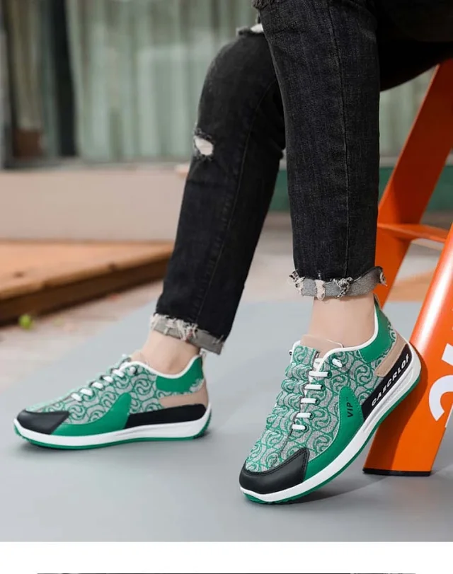 Men's Bear Canvas Viral Comfort Sole Patchwork Sneakers Detail