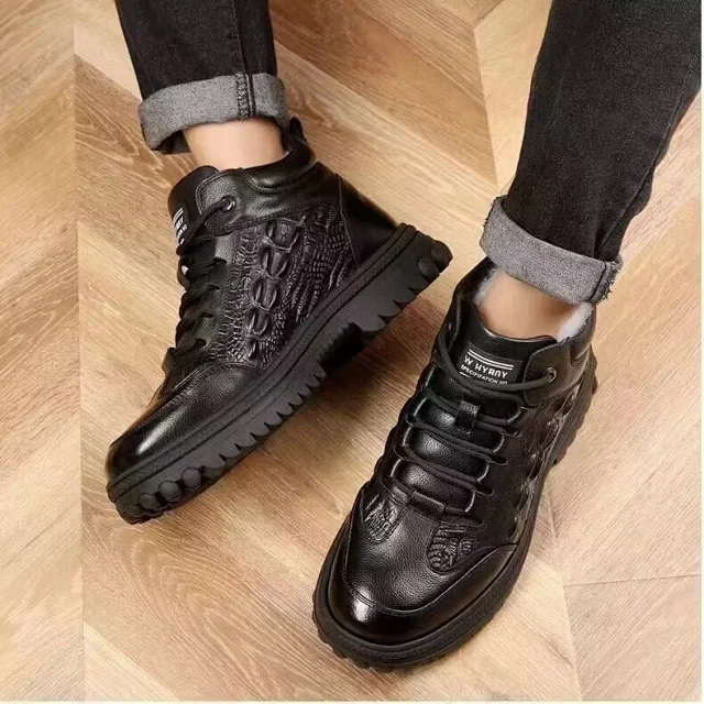 Men's High-Top Fur-Lined Winter Boots Detail