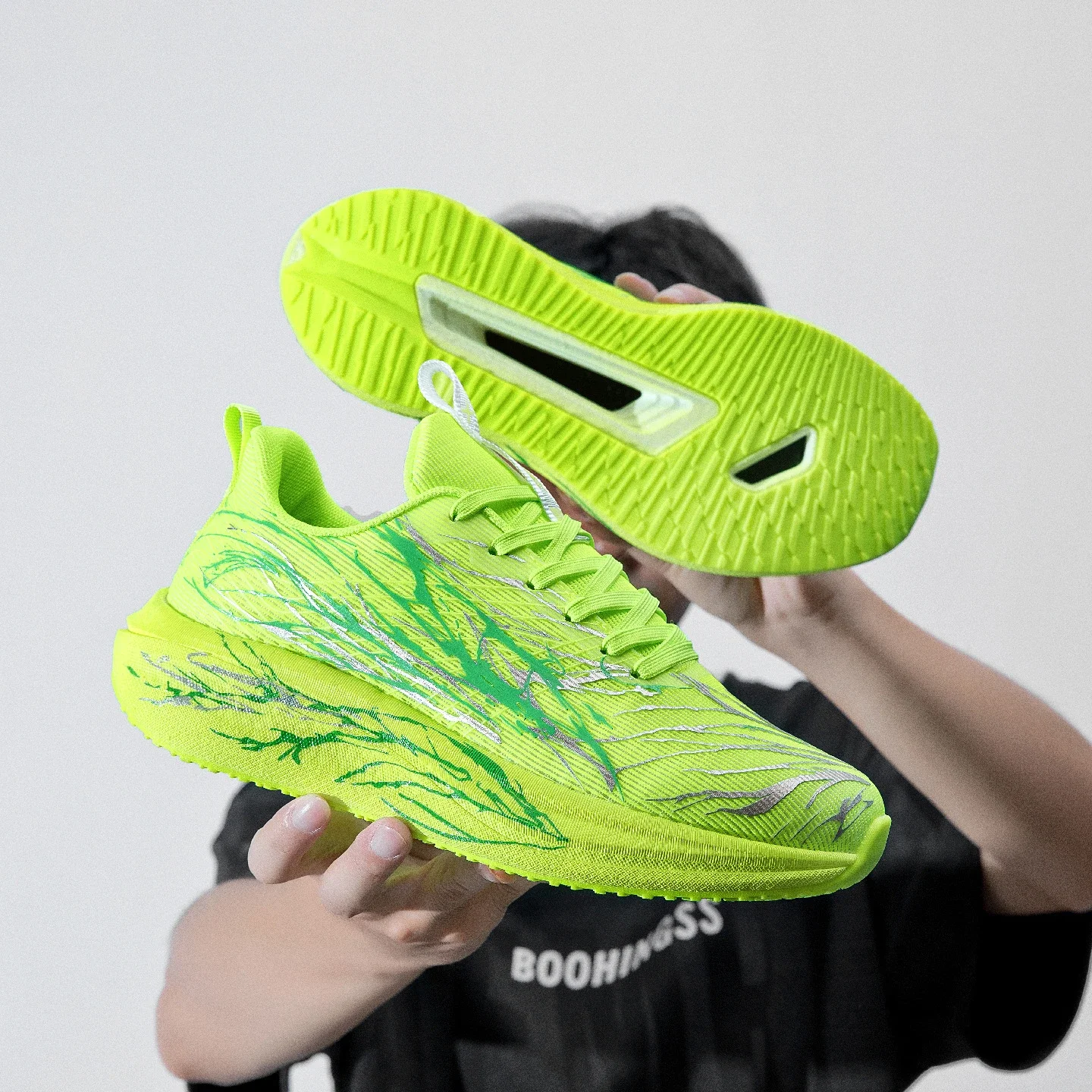 New Couple Ultra-Light Carbon Running Shoes