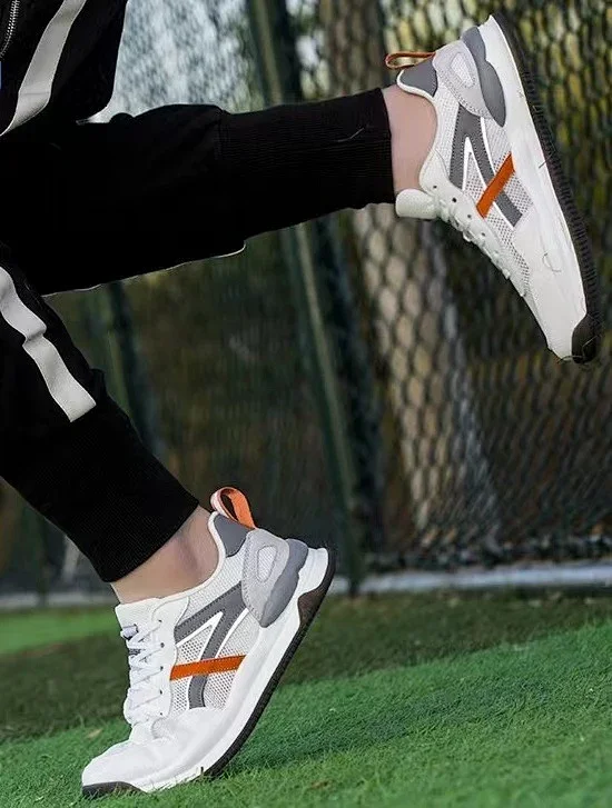 Men's Breathable Flyknit Running Sneakers Detail