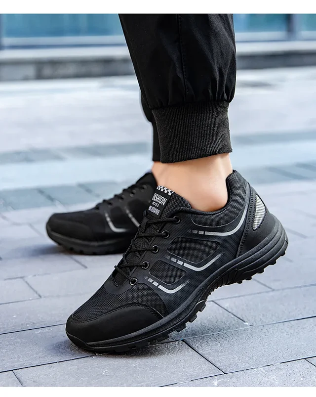 Modern Men's Black Breathable Lightweight Training Shoes Detail