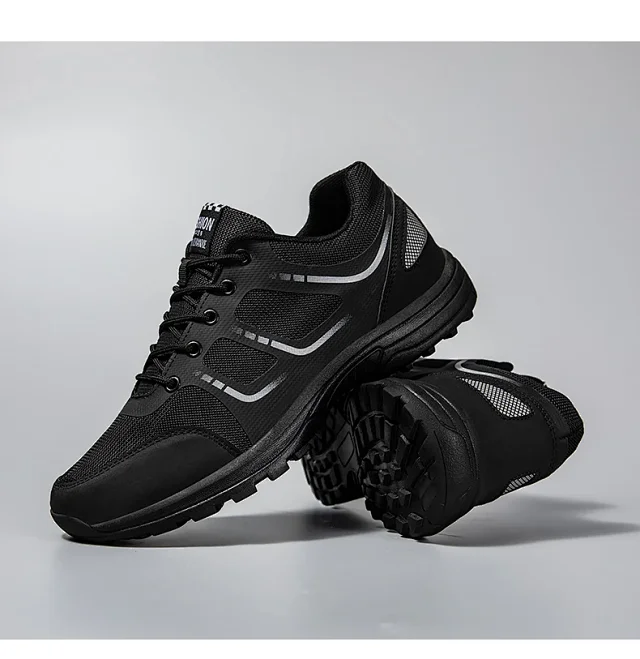 Modern Men's Black Breathable Lightweight Training Shoes Detail