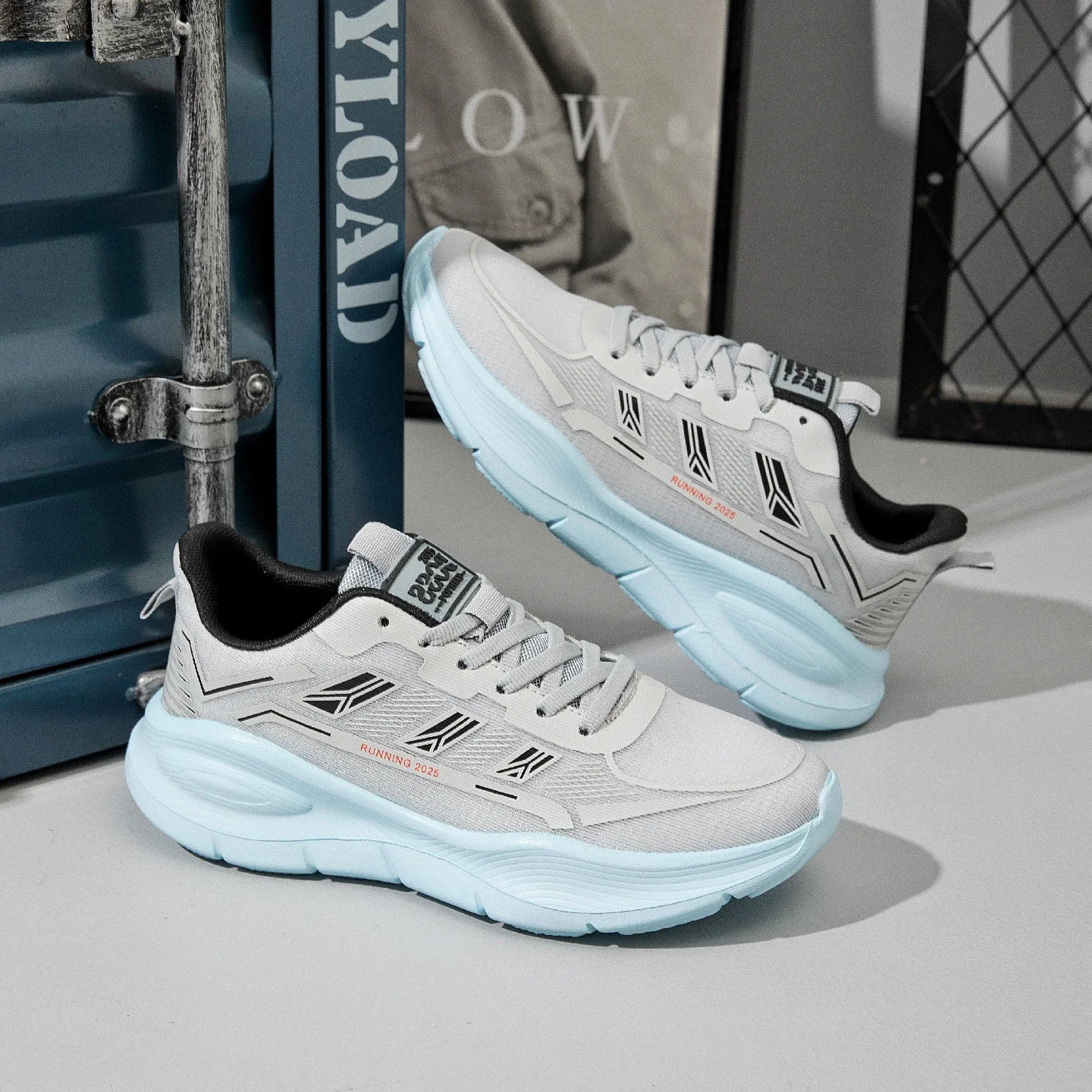 25 Fall Couples Lightweight Running Sneakers