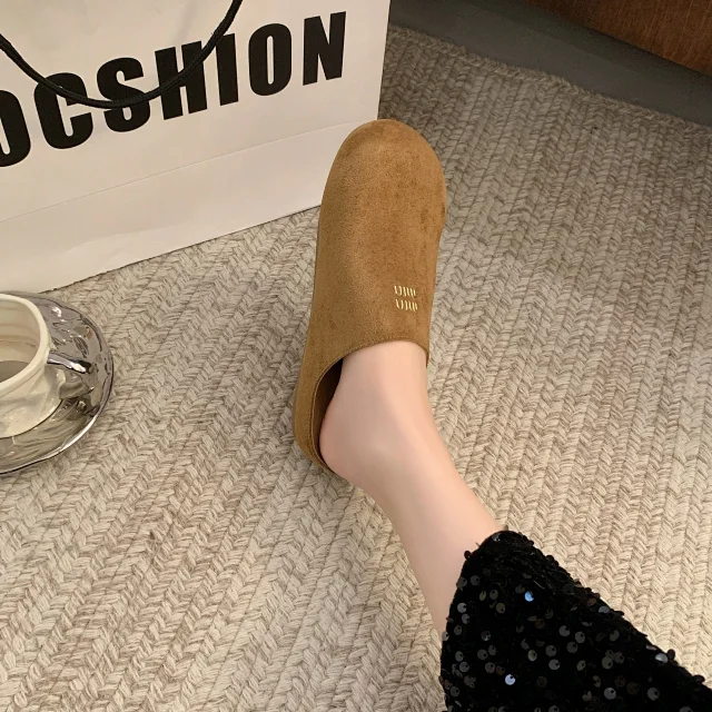 Birkenstock Women's Closed-Toe Platform Slip-On Slippers Detail