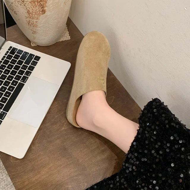 Birkenstock Women's Closed-Toe Platform Slip-On Slippers Detail