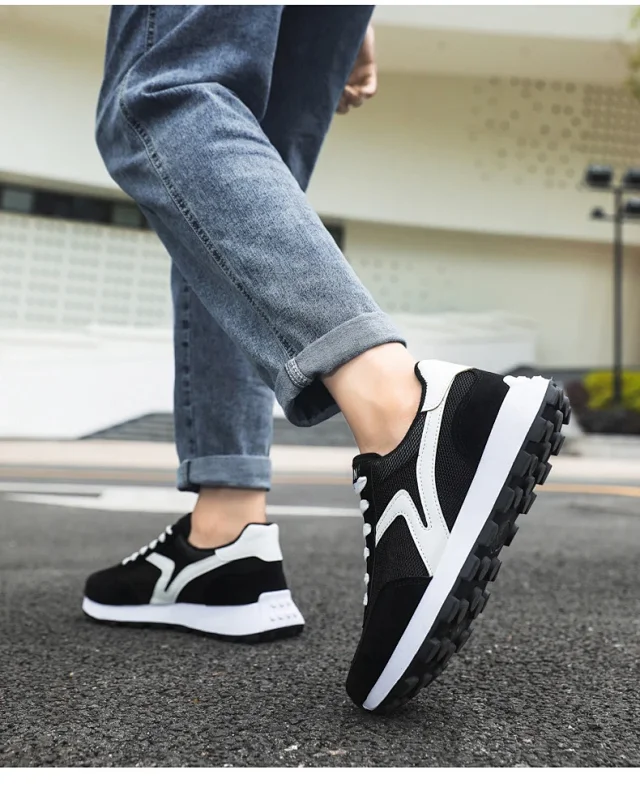 Unisex Platform Lovers' Casual Sneakers Detail